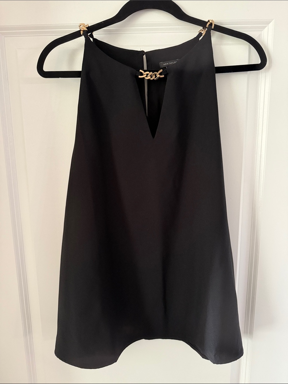 Ann Taylor Chic Black Sleeveless Chain-Accent Shirt